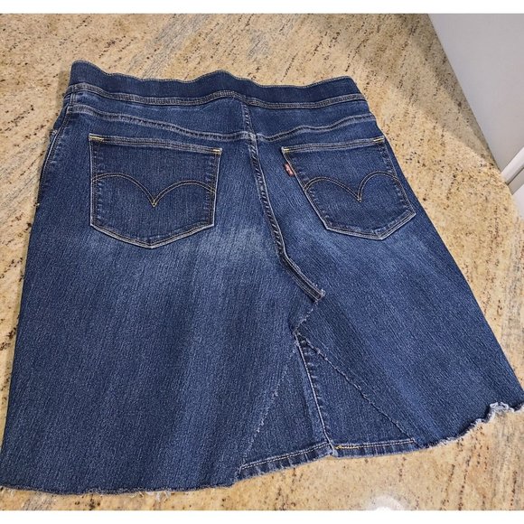 Women's Size 29 Levis Stretch Cut-off Short Skirt Frayed Hem 32x18.5" - Picture 4 of 10
